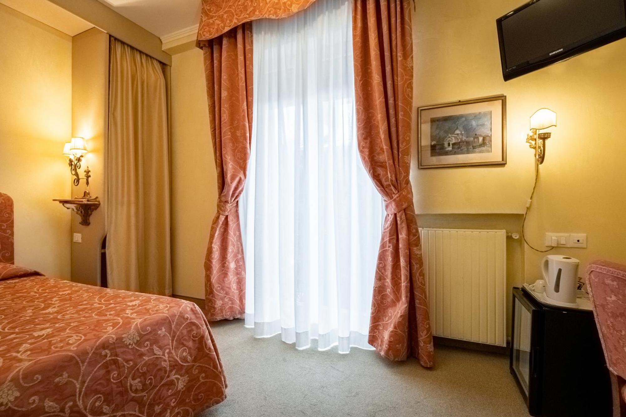 Hotel Rigel Lido di Venezia Ruang foto